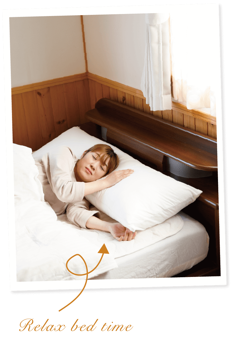 産前・産後のお母さんが、助産院のベッドでゆっくり休んでいる様子